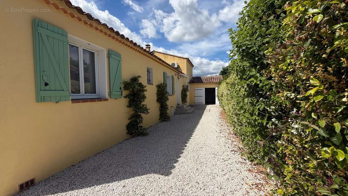 Maison à BESSE-SUR-ISSOLE