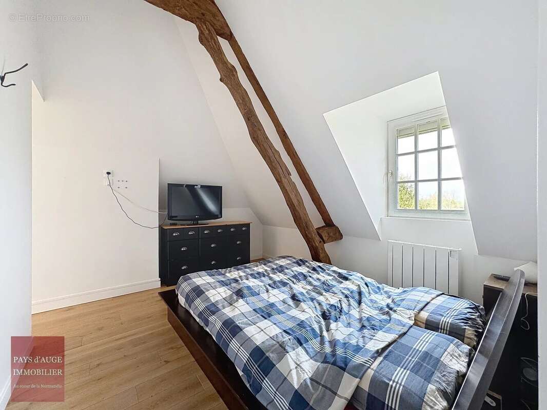 Maison à SAINT-GEORGES-EN-AUGE