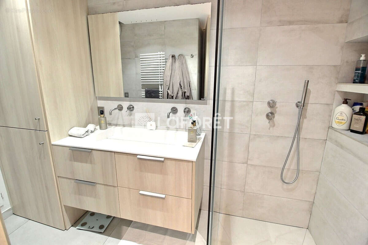 Appartement à GENNEVILLIERS