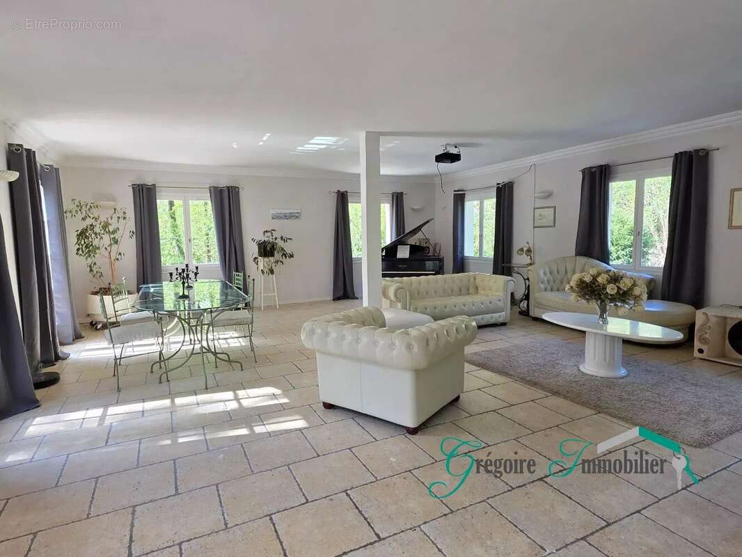 Maison à MONTIGNY-SUR-LOING