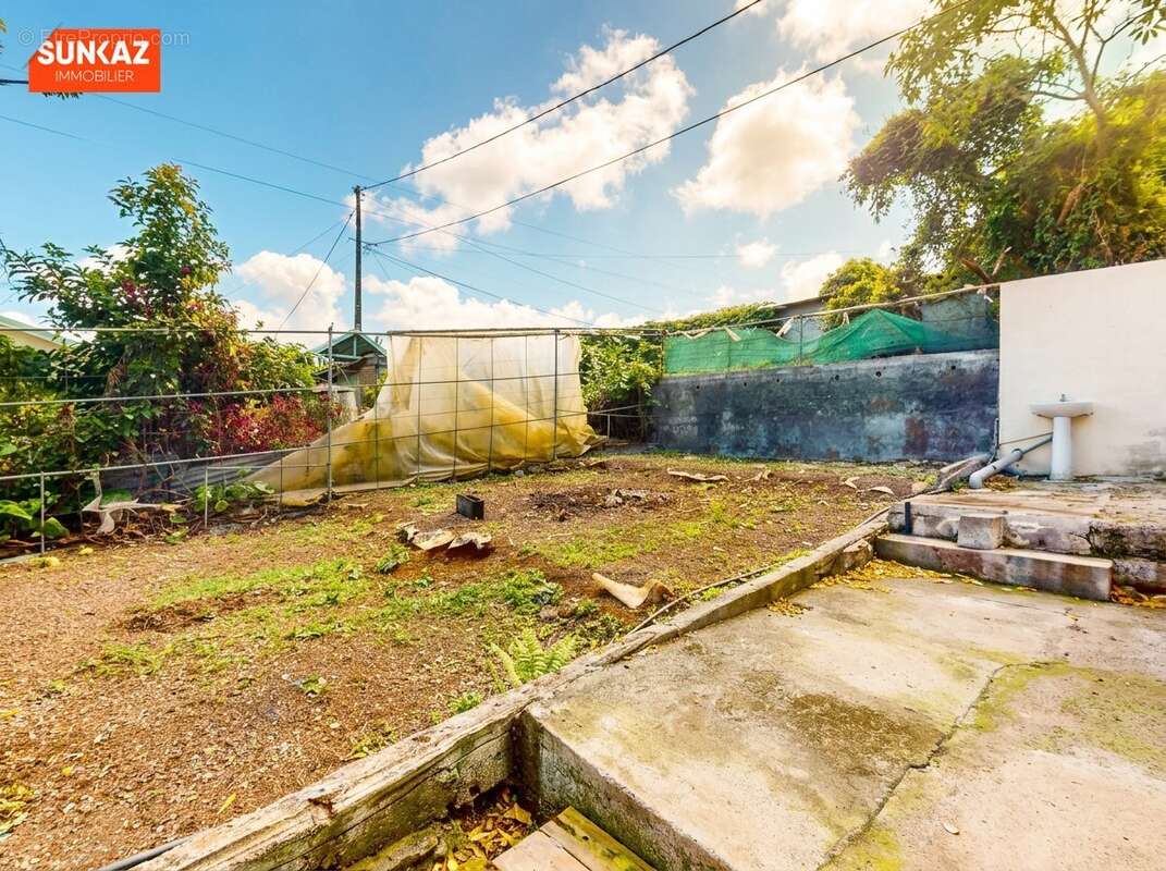 Maison 49 m² à Le Tampon  - photo 2
