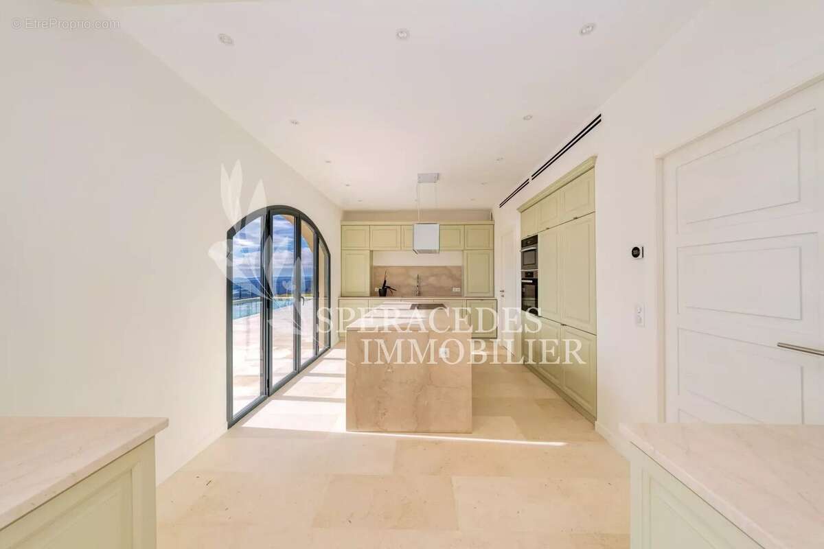 Maison à SPERACEDES