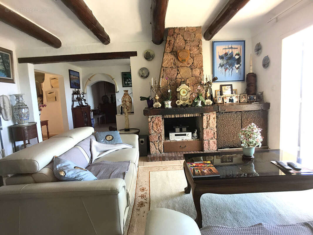 Maison à LES ISSAMBRES