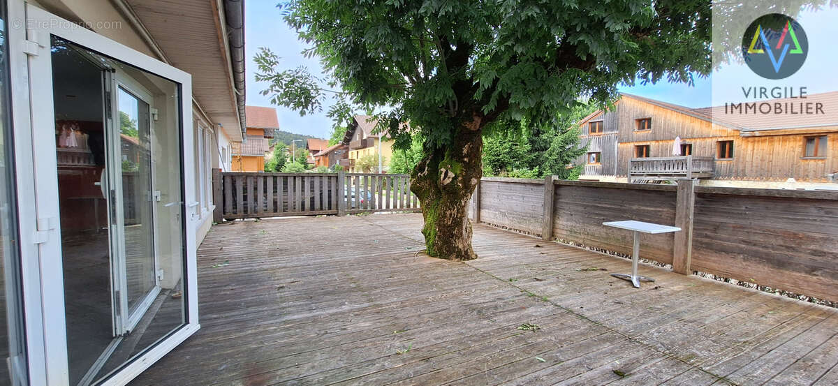 Surface à aménager de 150 m2 avec terrasse et cave. - photo 13