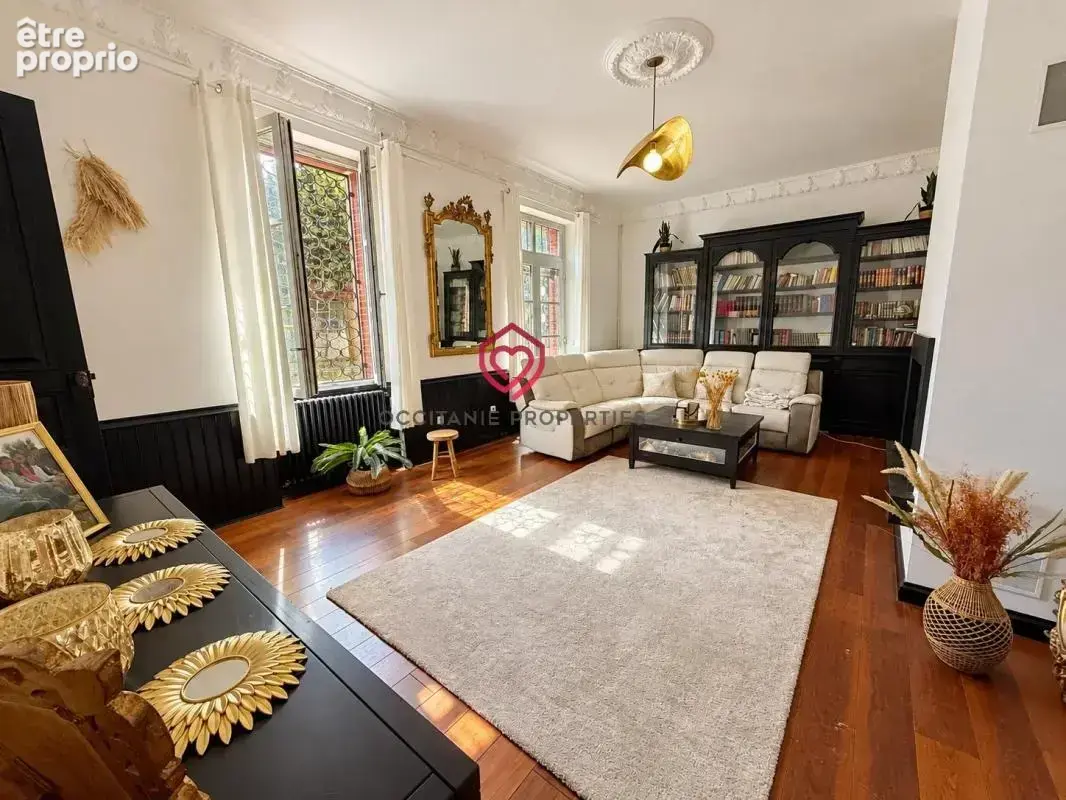 Magnifique maison de maître de 450 m² avec piscine et abri voiture - photo 2