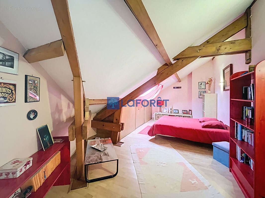 Maison à VAUX-LE-PENIL