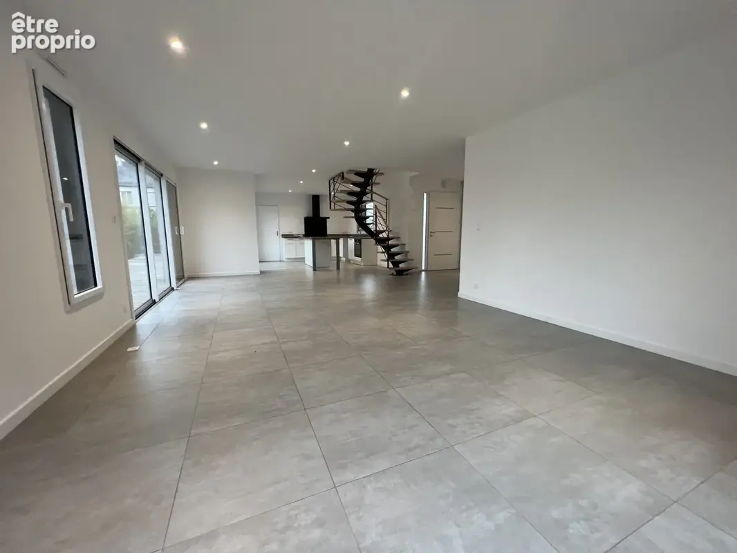 Maison 133 m² à Chartres-De-Bretagne  - photo 4