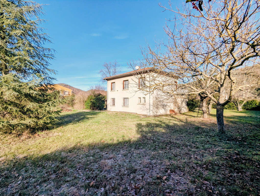 Maison à LA TOUR-SUR-ORB
