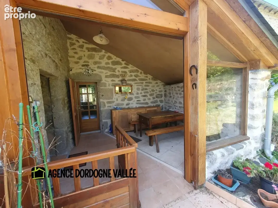 Propriété d'exception en xaintrie, 2,2 ha bois et prés attenants, dépendance ,trés bon état . - photo 21