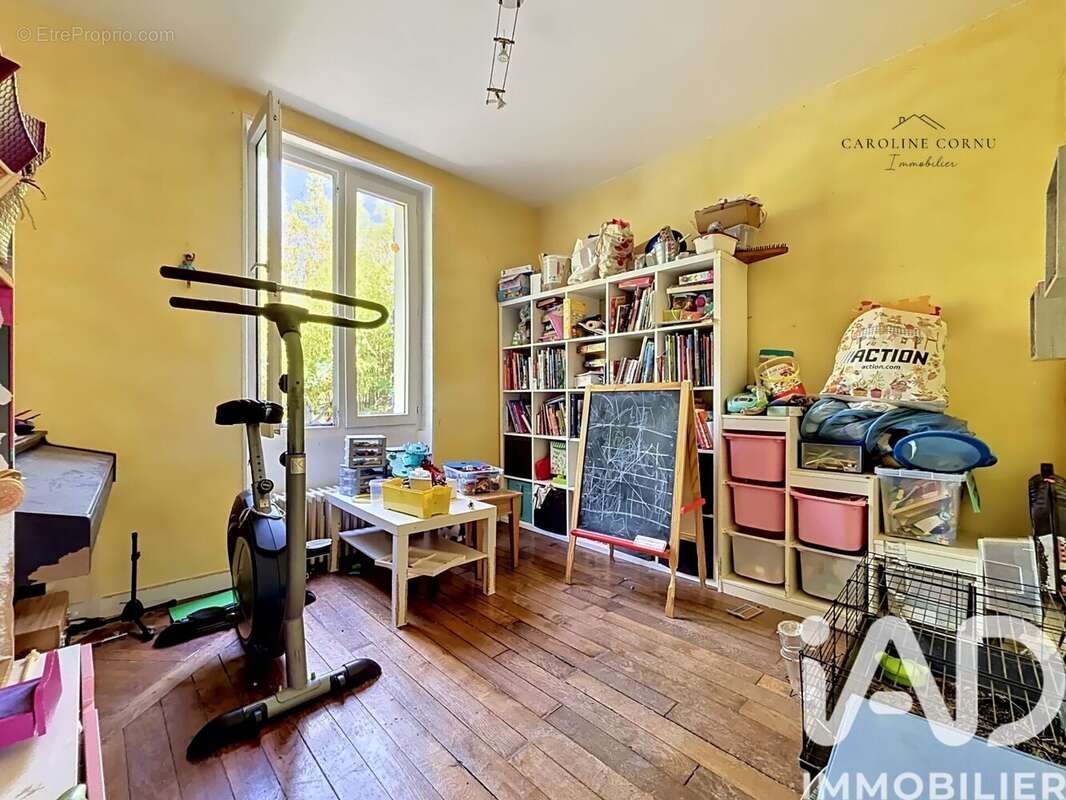 Photo 6