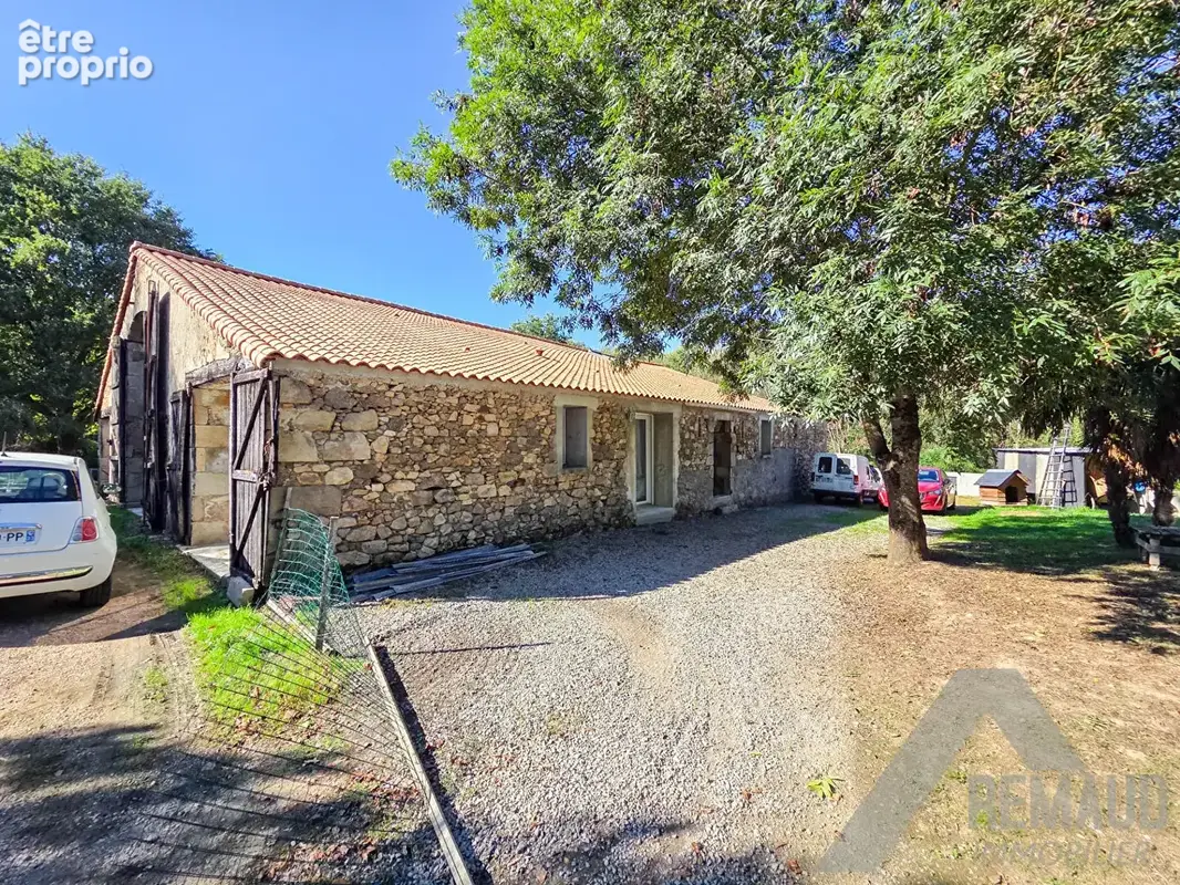 Grange Rénovée de 214 m² sur Terrain de 2973 m² - photo 16