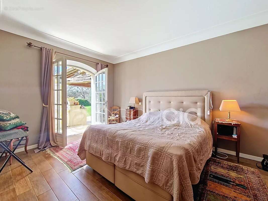 Maison à SAINT-CEZAIRE-SUR-SIAGNE