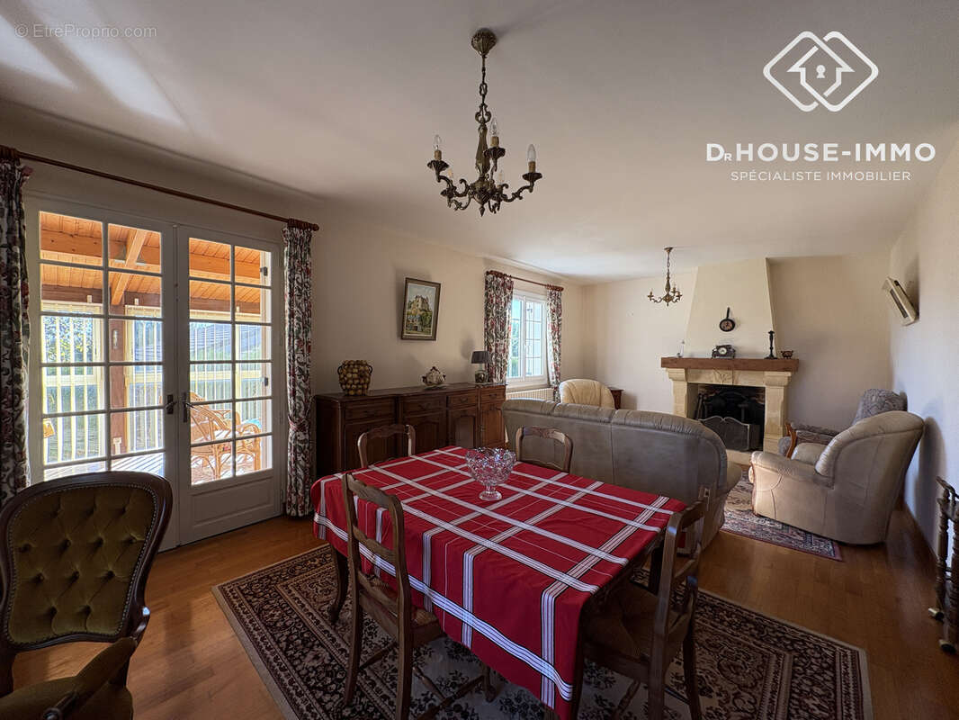 Maison à SAINT-SAUD-LACOUSSIERE