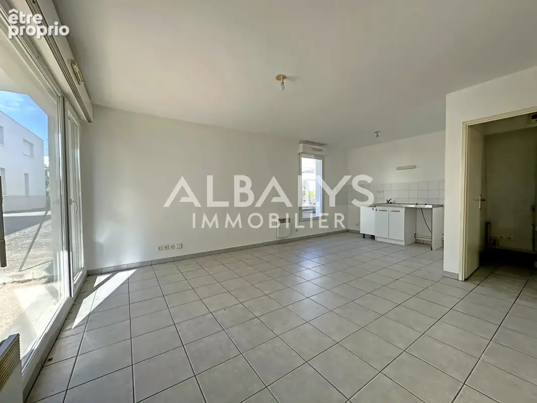 Appartement T2 avec extérieur et place de parking - ARTIGUES-PRES-BORDEAUX - photo 2