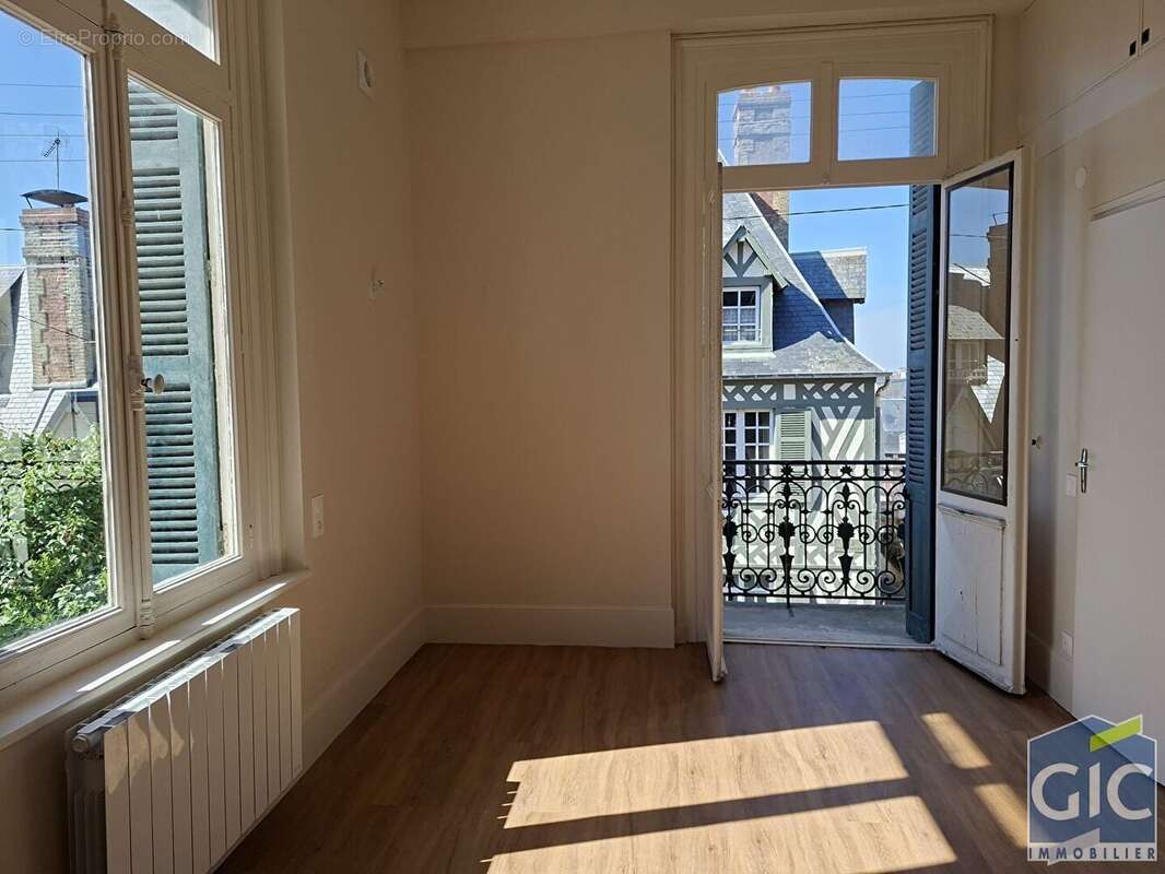 Appartement à TROUVILLE-SUR-MER