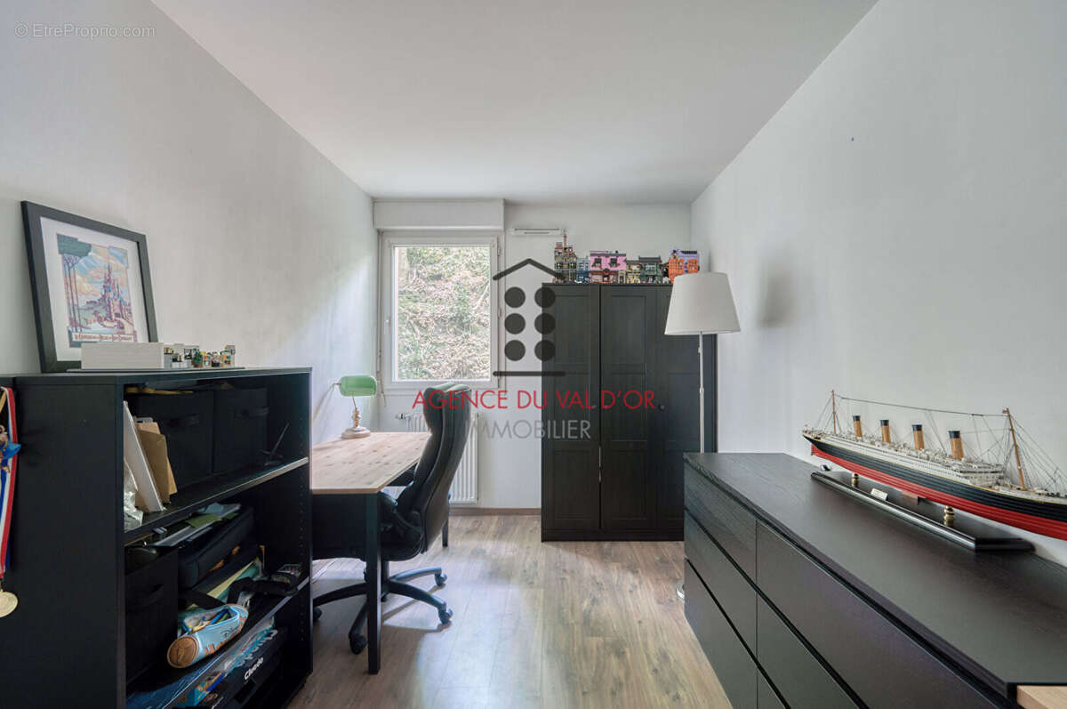 Appartement à SURESNES