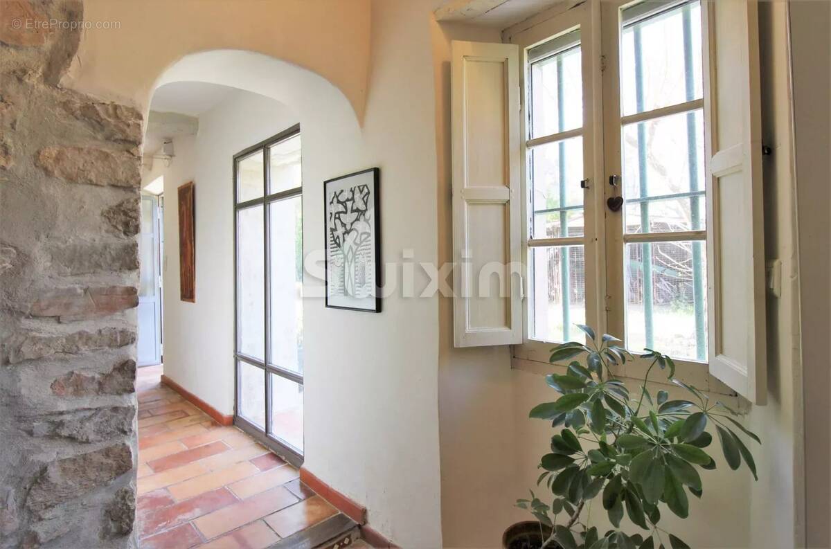 Maison à ENTRECASTEAUX