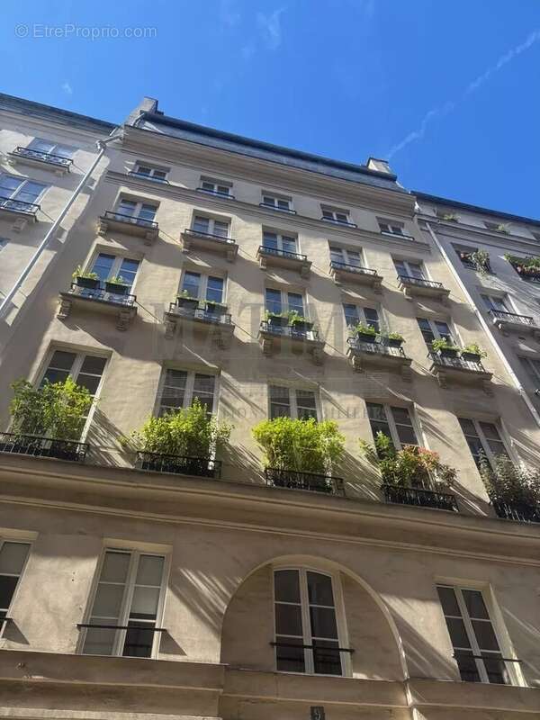 Appartement à PARIS-2E