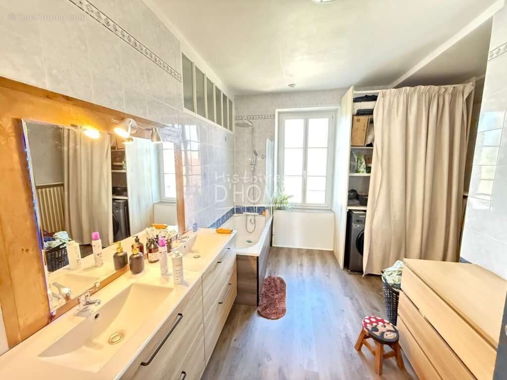 Maison à COURPALAY