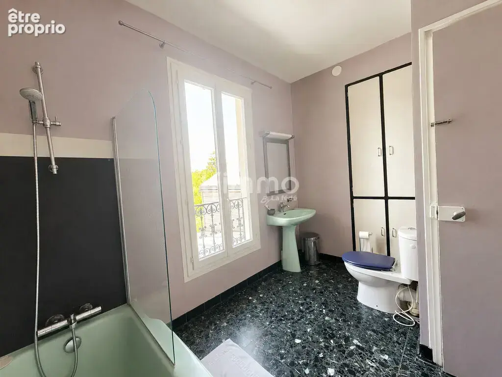 Le charme de l’ancien au cœur de Charentonneau - photo 13