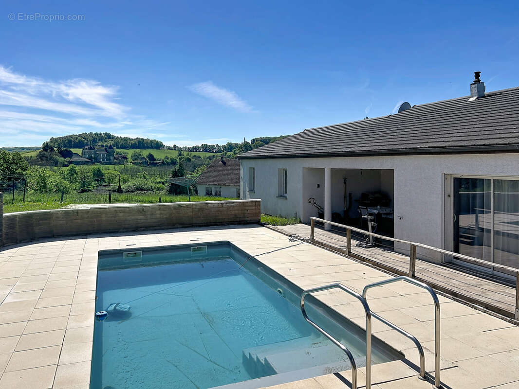 Maison à TERRASSON-LAVILLEDIEU