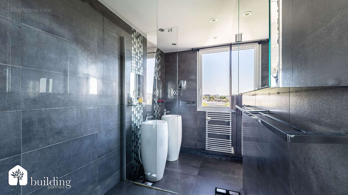 Appartement à NEUILLY-SUR-SEINE