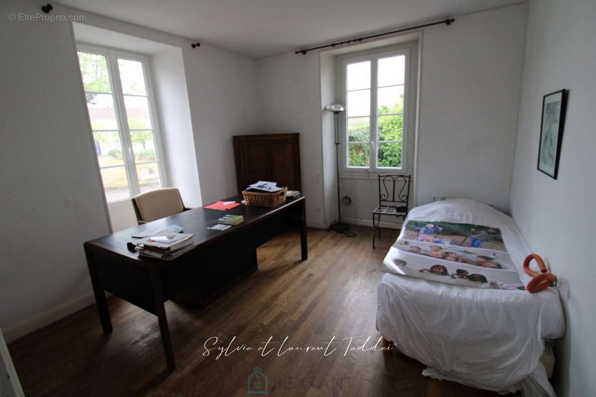 Maison à BARBEZIEUX-SAINT-HILAIRE