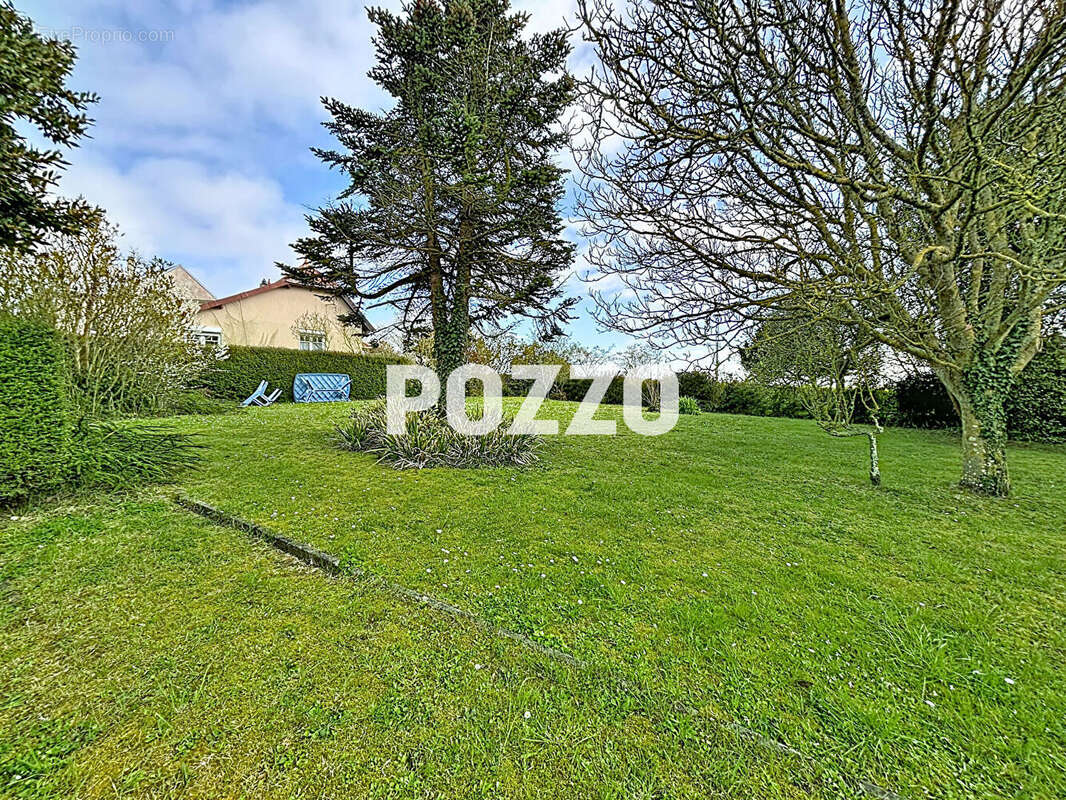 Maison à AGON-COUTAINVILLE