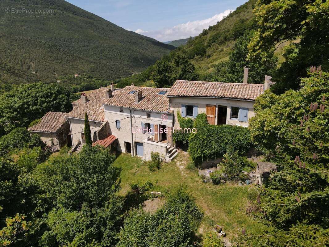 Maison 134 m² à Eygluy-Escoulin  - photo 2