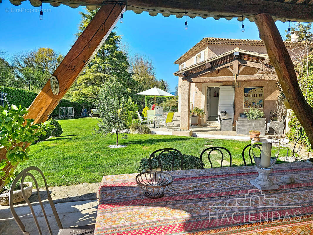 Maison à MEYRARGUES