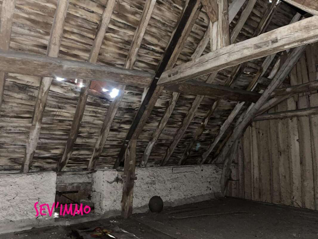 Maison à SAINT-GERAND-LE-PUY