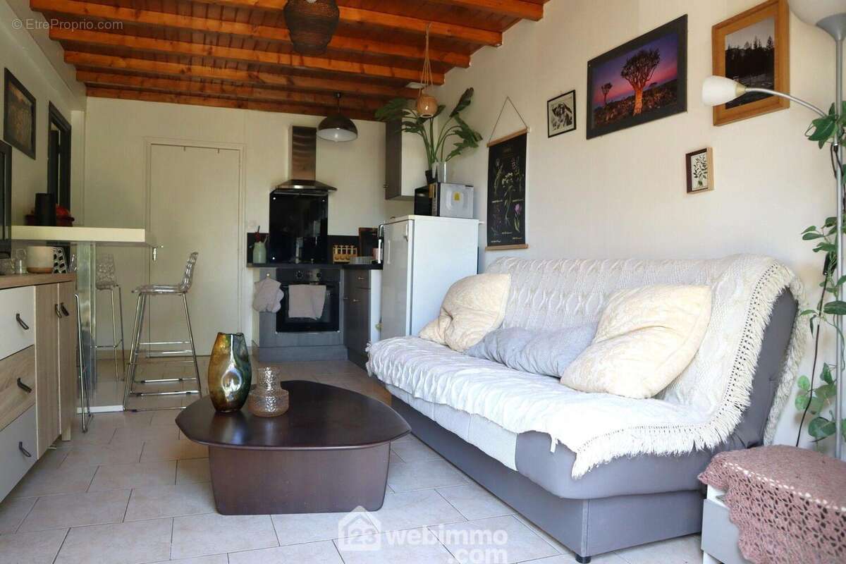 Maison 43 m² à Queaux  - photo 4