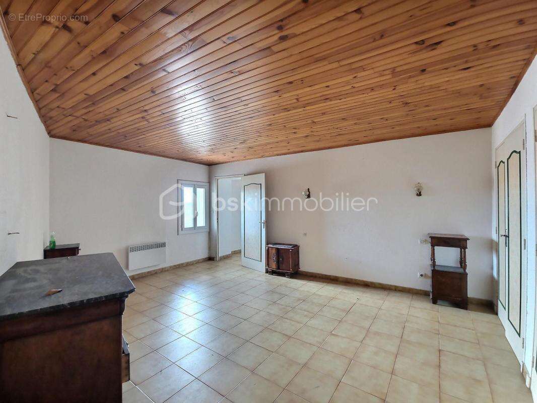 MILHAUD – Maison de village avec travaux et très fort potentiel - photo 19