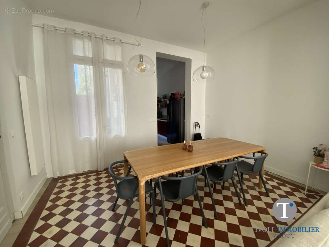 Appartement à BORDEAUX