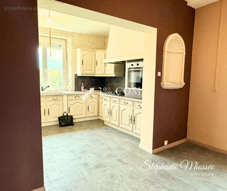 Maison à SAINT-VRAN