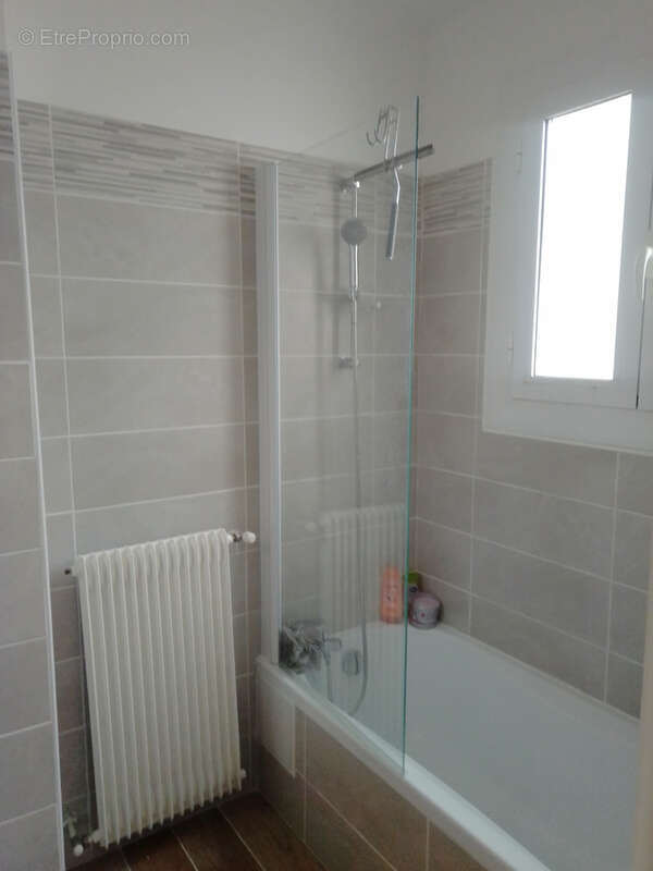 Maison à SAINT-LAURENT-DE-LA-SALANQUE