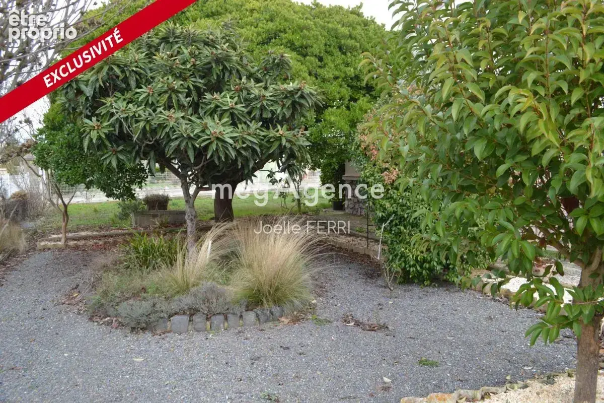 Villa 4 faces de plain pied sur un terrain de 1100 m2 - photo 2