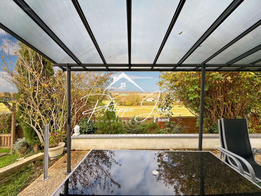 Maison à THORIGNY-SUR-OREUSE