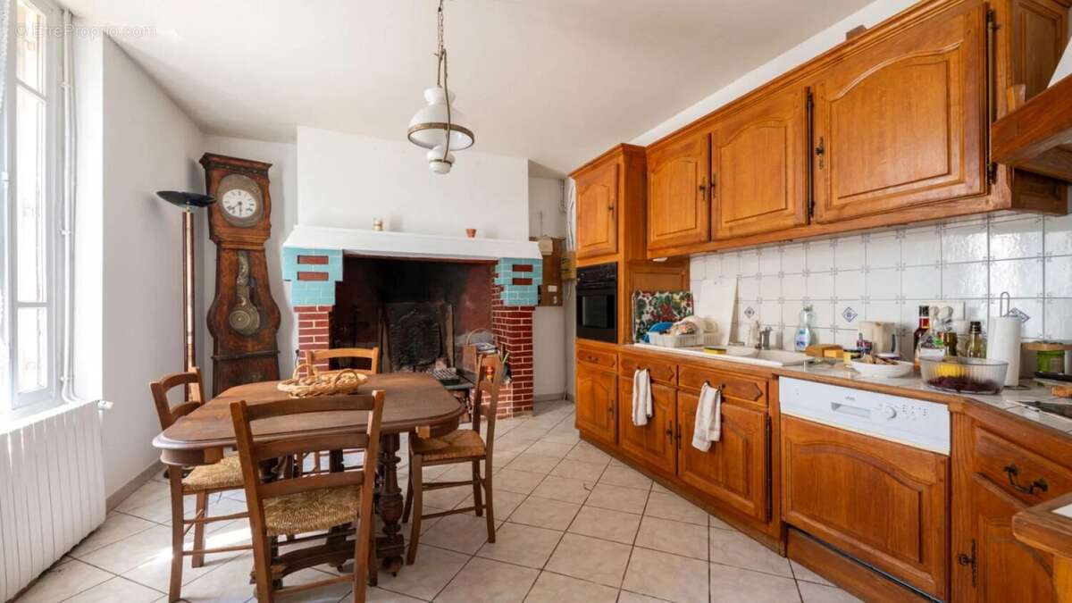 Secteur Cazals - Belle maison de village en pierre, grange, espa - photo 5