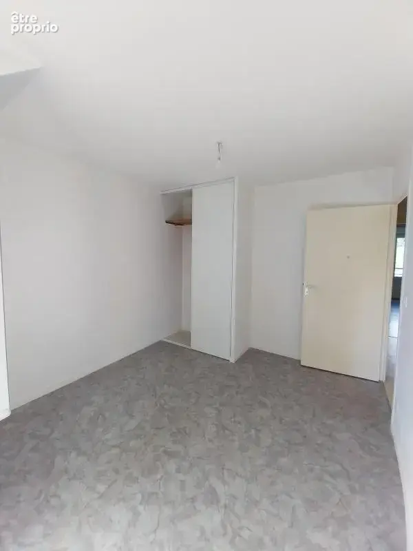 Beau t4 avec balcon - photo 10
