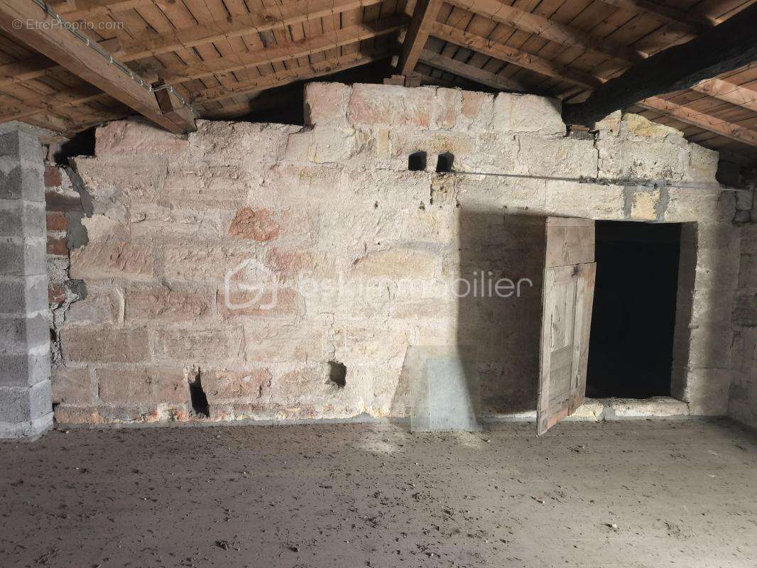 Maison à MOULIN-NEUF