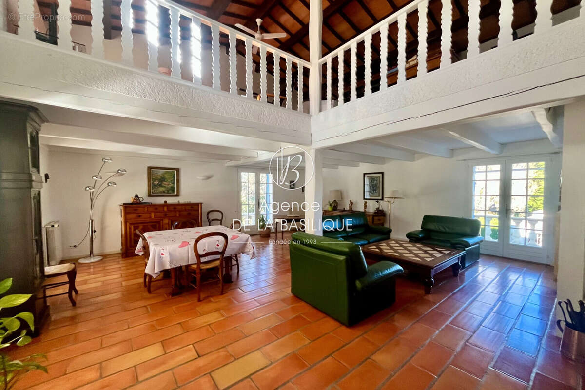 Maison à SAINT-MAXIMIN-LA-SAINTE-BAUME