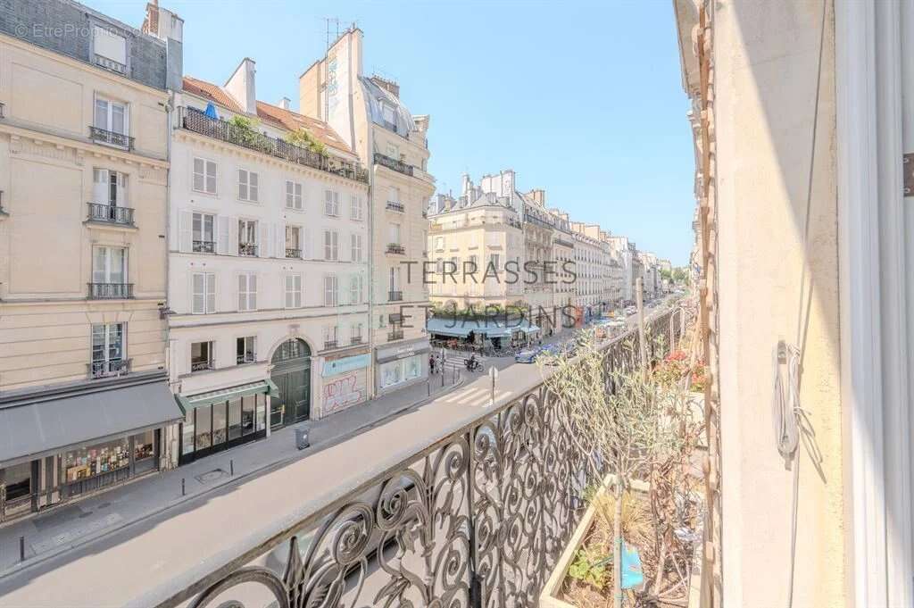 Appartement à PARIS-10E