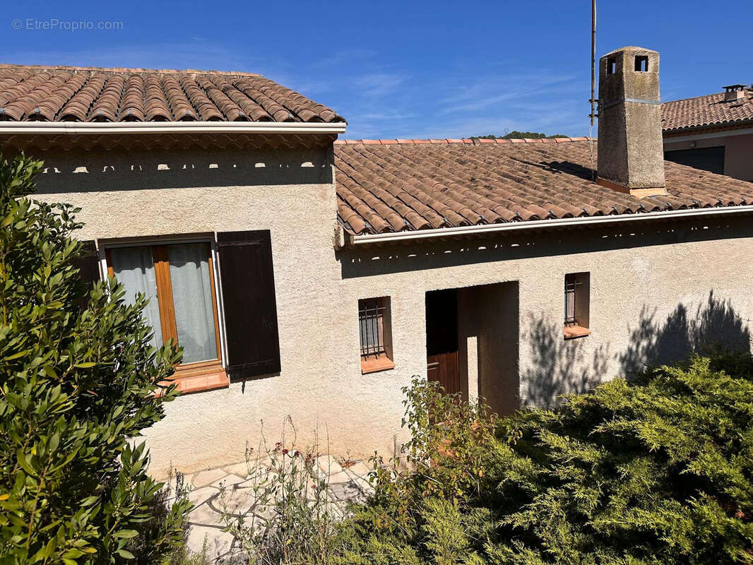 Maison à GREOUX-LES-BAINS