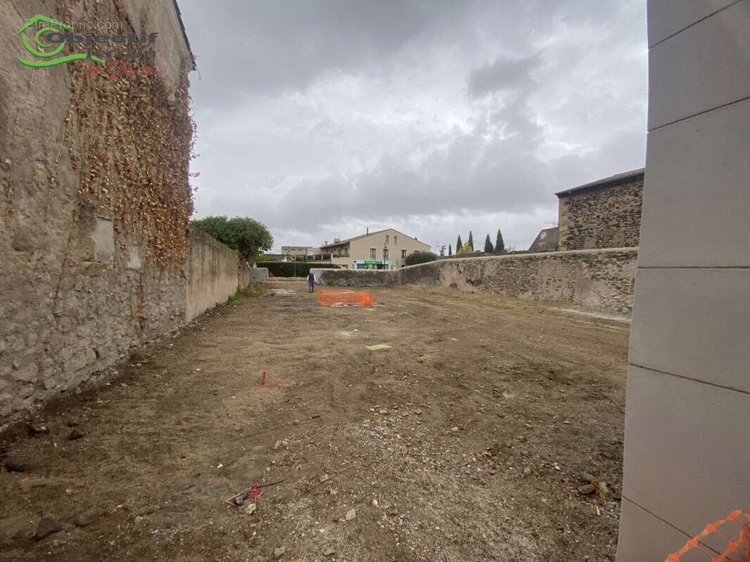 Terrain à LEZIGNAN-LA-CEBE