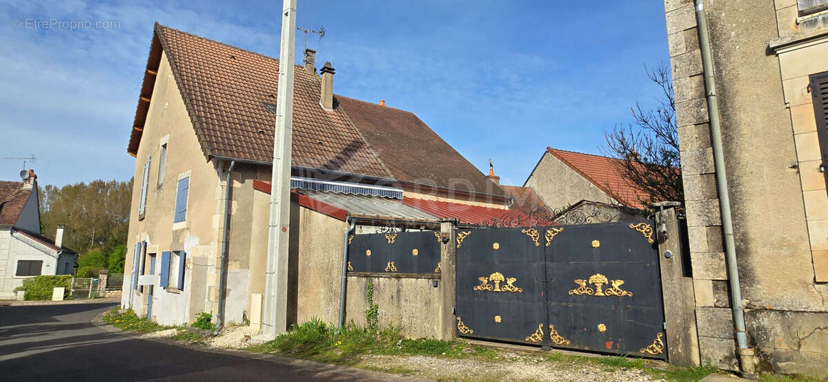 Maison à LA CHARITE-SUR-LOIRE