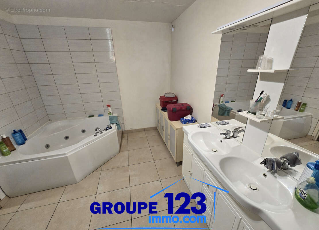 VILLEFARGEAU (89) - Maison de caractère de 102,5 m2, 3 chambres, avec sous-sol total, dépendances et terrain c - photo 7