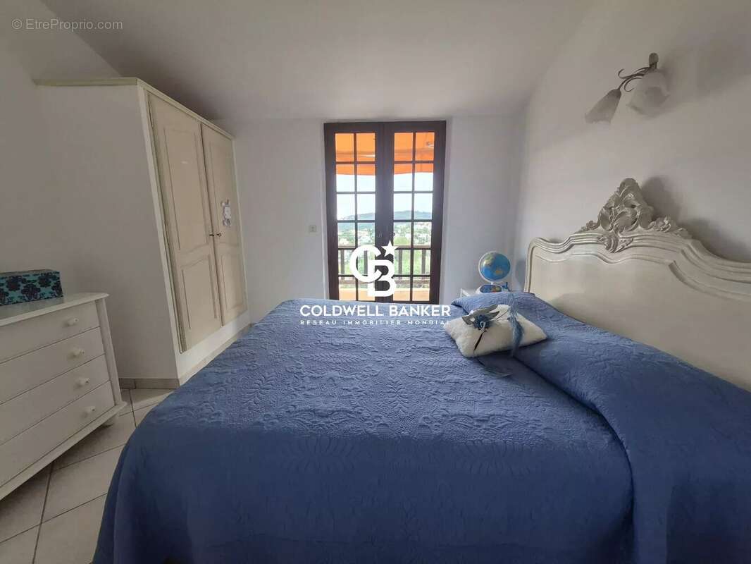 Maison à LES ISSAMBRES