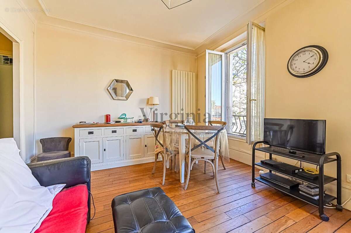 Appartement à CHARENTON-LE-PONT