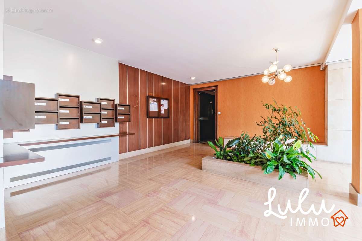 Appartement T4 120m2 - Plein Coeur Ecully - photo 12